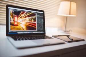 5 Laptop Terbaik untuk Pelajar 2026 di Bawah 5 Juta — Spek Kencang, Kantong Aman!
